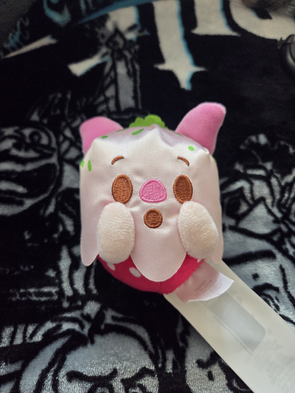 2024 Disney Parks Munchlings Terrifying Treats Plush Piglet Ghost Strawberry